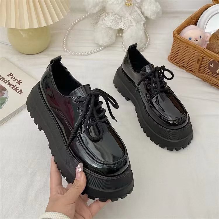 nice2clothes's tweet photo. ส่งต่อ | รองเท้าบูท หนังเงา เสริมส้น สีดำ 
เคยใส่ไปคอนครั้งเดียวค่ะ ⛸️

size 37 ( 23 - 23.5 cm. ) 

‧˳ 𐙚 139.- รวมส่ง

#ส่งต่อรองเท้า #ส่งต่อรองเท้ามือสอง #รองเท้า #รองเท้ามือสอง #ส่งต่อเสื้อผ้ามือสอง #ส่งต่อเสื้อผ้ามือ2 #ส่งต่อเสื้อผ้า #โล๊ะตู้ #โล๊ะตู้มือสอง  #รองเท้าบู๊ท https://t.co/BnN0DEUHj3