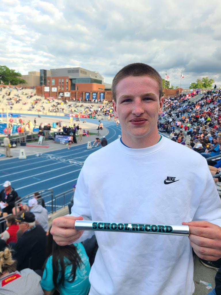 Brody Crozier (SO) finishes his first trip to the State Trake Meet with a new school record in 100m of 11.22 and a 9th place finish, missed finals by 0.02.  Great season Brody!  #RunWiththePack #Twolvesterritory