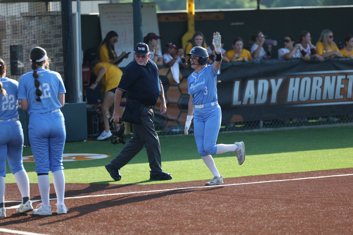 Humble ISD (@humbleisd) on Twitter photo Mid-2nd: BOOM!! <a href="/KingwoodSB/">Kingwood HS Softball</a> catcher <a href="/GagliardiMia/">Mia Gagliardi 2025</a> blasts a Grand Slam in the Top of the 2nd to make it 7-3 Kingwood!!
Gagliardi is now 2 for 2 with 2 HRs and 6 RBIs. Mid-2nd: BOOM!! <a href="/KingwoodSB/">Kingwood HS Softball</a> catcher <a href="/GagliardiMia/">Mia Gagliardi 2025</a> blasts a Grand Slam in the Top of the 2nd to make it 7-3 Kingwood!!
Gagliardi is now 2 for 2 with 2 HRs and 6 RBIs.