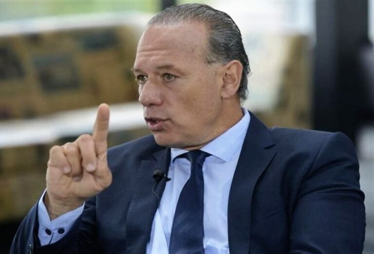4PAgenda's tweet image. Causa #Nisman: #Berni pidió ser sobreseído y atribuyó la responsabilidad de adulterar la escena de la muerte del fiscal a Viviana #Fein

agenda4p.com.ar/2025/05/22/cau…