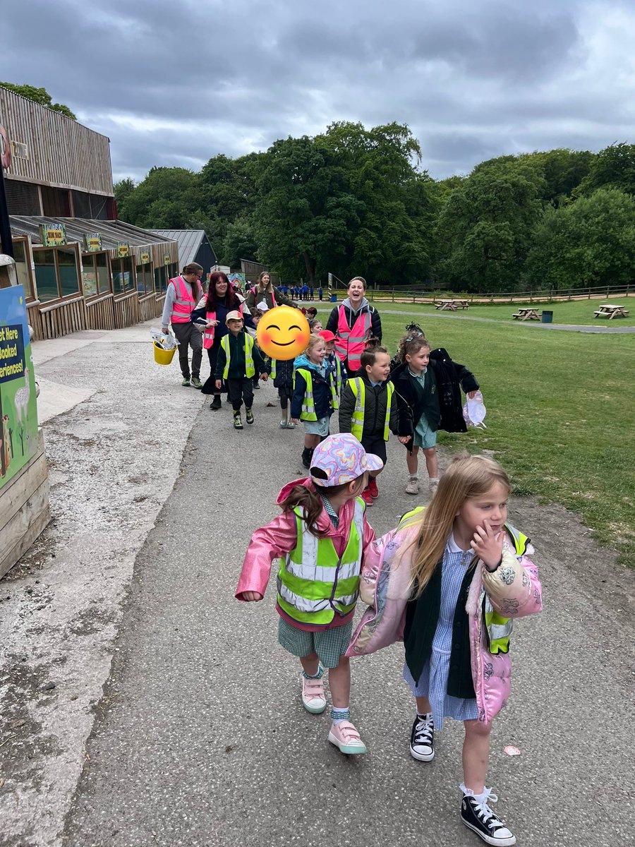 The children’s behaviour today was impeccable! We are super proud of them all! Well done Reception Blue! You are all superstars and definitely deserved this ice cream! <a href="/stpetersfarn/">St.Peter's Farnworth 👩‍🎓💚💙❤️✨</a>