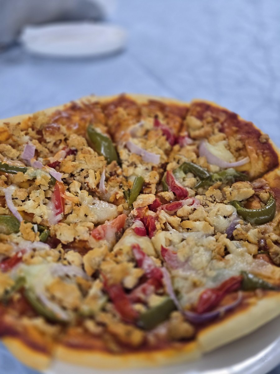 Bitcoin Pizza Day 
Why is it celebrated ?? 
Years ago, a man called Laszlo Hanyecz bought 2 pieces of pizzas and offered to pay 10k bitcoin* worth $41 at the time
Years down today and 10k bitcoin is worth millions 
So <a href="/BinanceAfrica/">Binance Africa</a> held a meetup to celebrate it #BitcoinPizzaDay