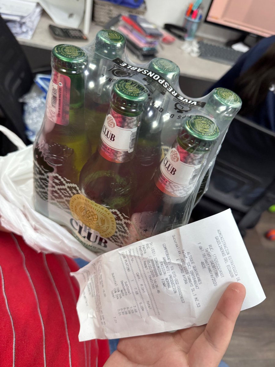 GuarandaCox's tweet photo. @ClubPremiumEc pedí un six pack por Rappi en la tienda Al Toque y una de las cervezas vino a dieta 🫣🤭 ¿Quién se la tomó antes de llegar? Les dejo foto pa' que revisen jajajja 🤣🤣🤣 https://t.co/XkA8rIFl1p