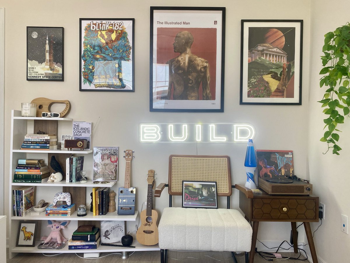 OlliPayne's tweet image. *is being dramatic*

Amidst one of my largest creative slumps, I have gotten increasingly more comments and complememnts on my room, which acts my backdrop over video chats and  calls.

As I trudge through a period of learning all the software and tools I need to master, it's…