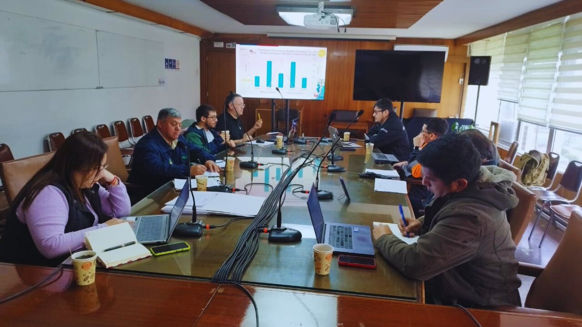 CONAF Valparaíso (@conaf_valpa) on Twitter photo 📍#ViñadelMar| Hoy sostuvimos una importante reunión de coordinación con funcionarias y funcionarios de la municipalidad <a href="/vinadelmar/">Municipio de Viña del Mar</a>, para avanzar en la elaboración de una nueva propuesta de obras de mitigación y actividades de prevención de #IncendiosForestales para la comuna. 📍#ViñadelMar| Hoy sostuvimos una importante reunión de coordinación con funcionarias y funcionarios de la municipalidad <a href="/vinadelmar/">Municipio de Viña del Mar</a>, para avanzar en la elaboración de una nueva propuesta de obras de mitigación y actividades de prevención de #IncendiosForestales para la comuna.