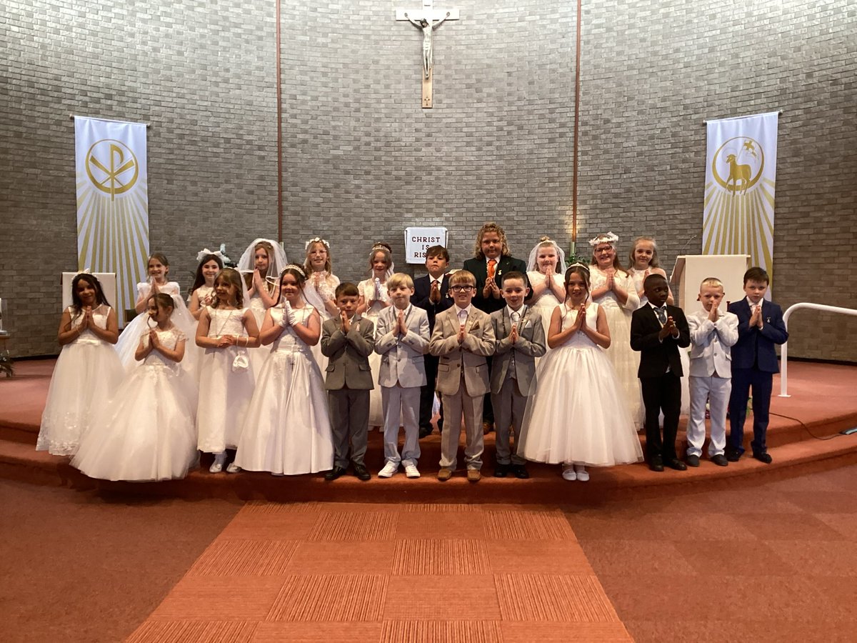 Our wonderful Year 4 children making their First Holy Communion.
May God bless them always and keep them in his love and care xxx Congratulations children you were all simply amazing!! ⛪️🤍 #firstholycommunion