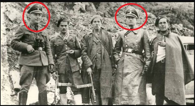 stalinopoulos's tweet photo. Αριστερά στη μέση είναι ο Đorđe Kosmajac, Σέρβος δωσίλογος, μέλος της φασιστικής οργάνωσης Ζμπορ, γνωστός για τα βασανιστήρια κομμουνιστών στις φυλακές Γκλάβνιατσα του Βελιγραδίου.
Δεξιά οι νεοδημοκράτες σας λένε ότι το Βελιγράδι είναι στην Πελοπόννησο https://t.co/70QwFIVCZV