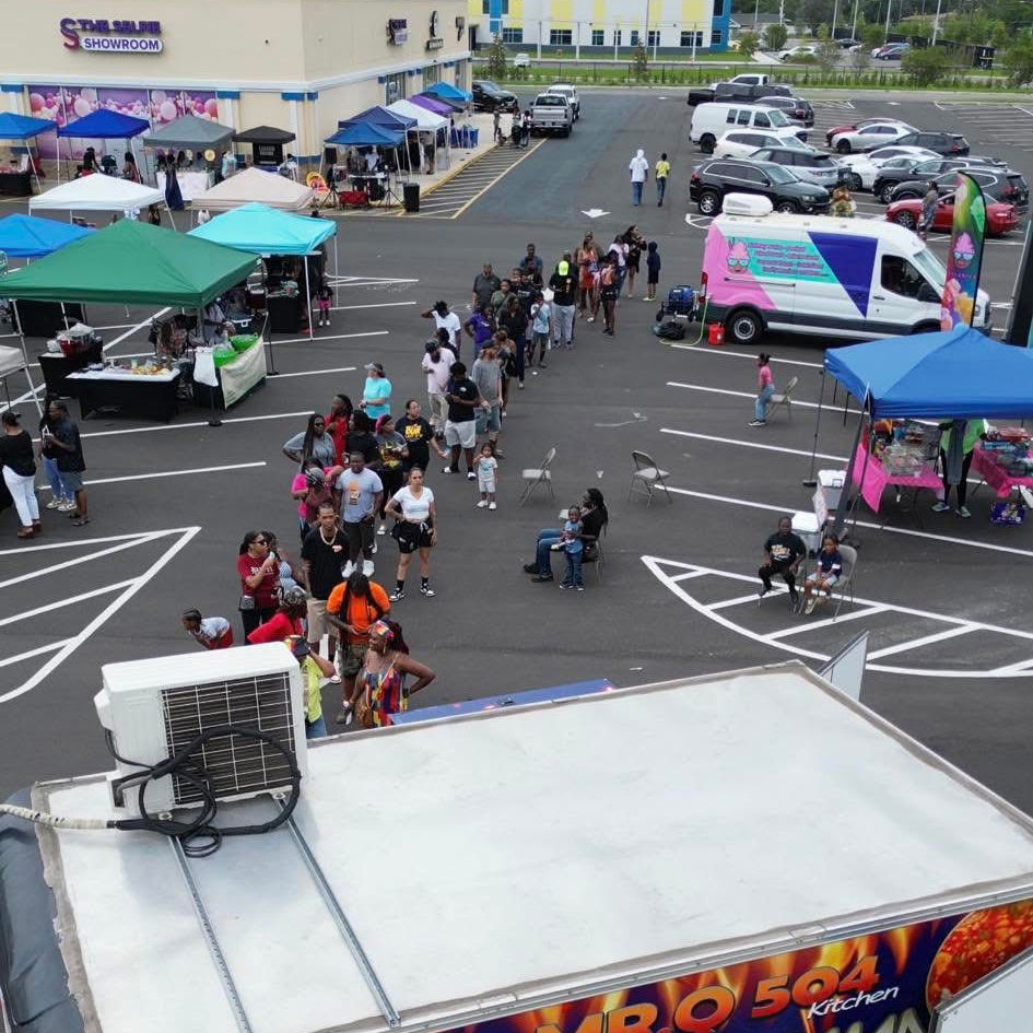 selfieshowroom's tweet photo. 🎉EPIC! 🎉  
We’re coming up fast on Jacksonville’s hottest pop-up event:  
📅 May 31st, 2025  
⏰ 12 PM - 5 PM  
📍 9433 Lem Turner Rd, Jacksonville, FL  

💖 FREE To Attend &amp; Free Parking  
🍴 Food Trucks  
🎶 DJ &amp; Prizes  
🛍️ Local Vendors  
✨ Family-Friendly Fun https://t.co/r0cn1mxOQb