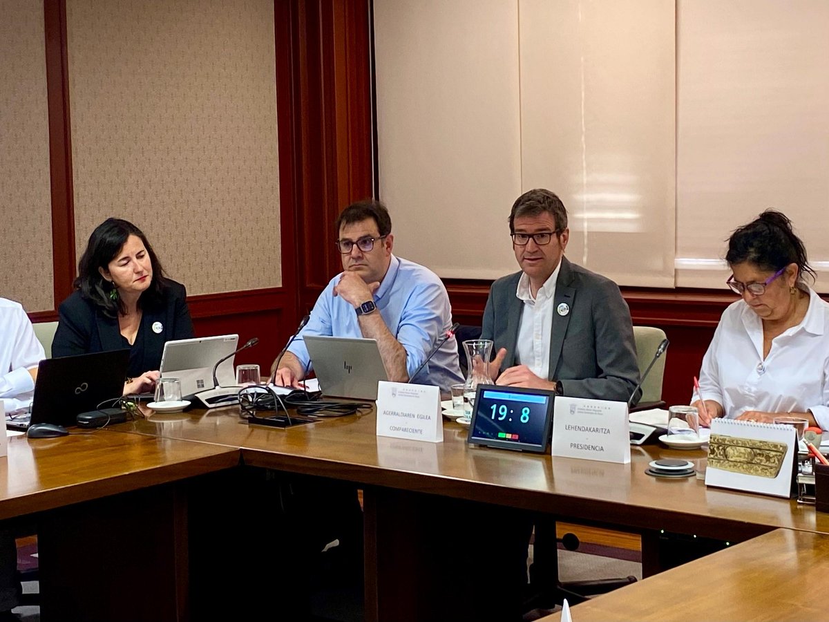 🧓👨‍🦽 Álava necesitará +1.000 asistentes personales para 2030 para reforzar los cuidados en casa a personas con dependencia.
🔹 SAD
🔹 Centros de día
🔹 PEAP y Pecef

Invertimos la pirámide: más atención en el hogar, más autonomía 👇
labur.eus/vm3fokfm

#CuidadosÁlava