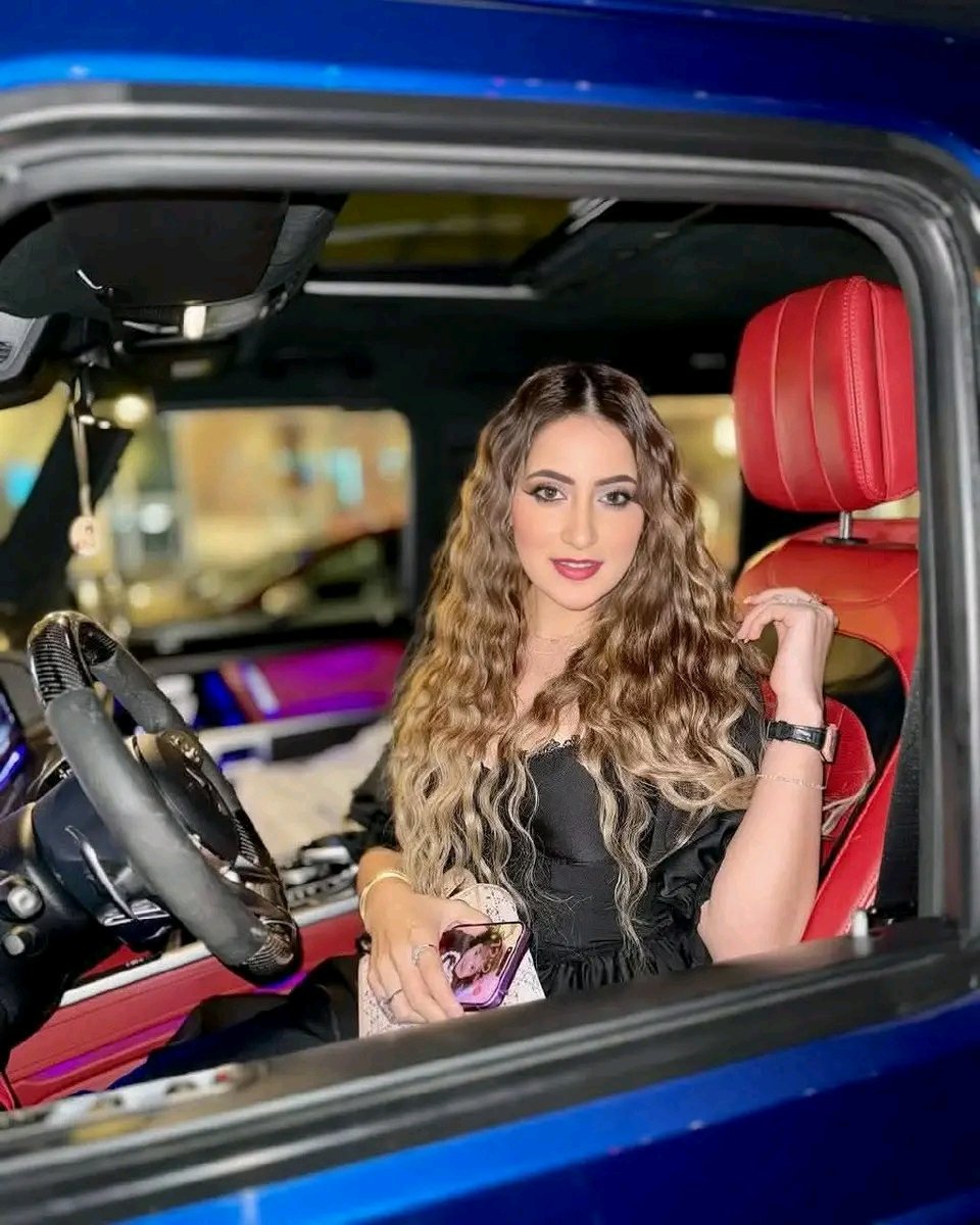 أوصفني بكلمتين فقط 🙈