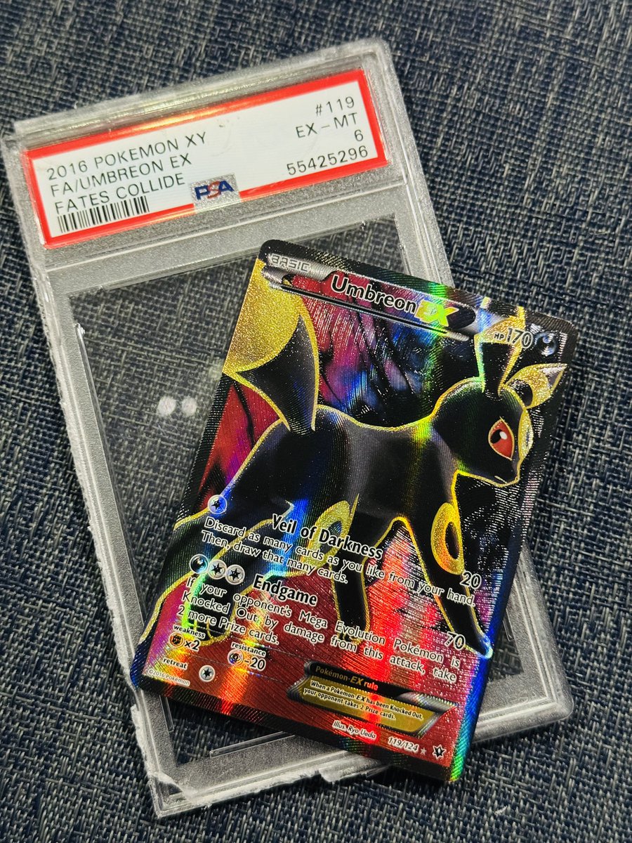 AngelxTCG's tweet image. Cracked my first slab to add this beauty to my Pokemon PC! 🔥