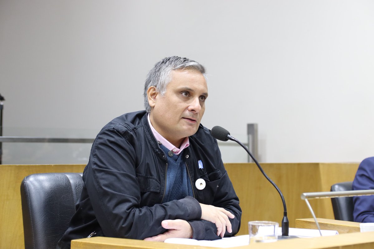 GustoCobos's tweet photo. El Concejo Deliberante dejó sin efecto el veto del municipio y confirmó la ordenanza que regula la actividad de los patovicas. Una norma que impulsamos con @jota_canelada para que haya capacitaciones obligatorias y un registro claro de quiénes trabajan en la seguridad nocturna. https://t.co/p28VfZ42RT
