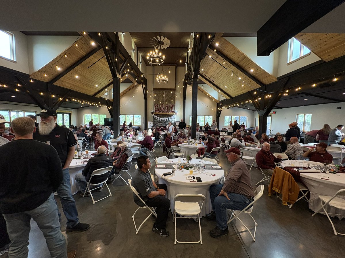 MontanaGSA's tweet image. Had a great time in Billings last night. Thank you to all the Griz who showed up to support our student-athletes!

#GoGriz | #SpringTour