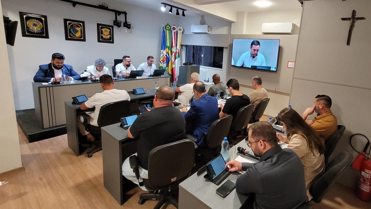 Câmara Municipal de Biguaçu tweet media