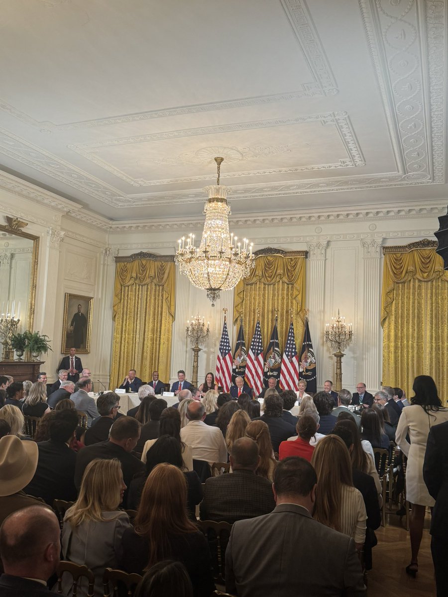 “Everybody is happy with you,” Trump says to <a href="/SecretaryLCD/">Secretary Lori Chavez-DeRemer</a>, “especially considering that you’re a Democrat.”

(2/xx)
