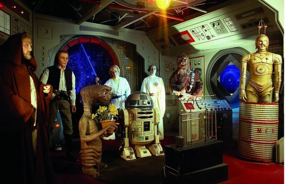 Star Wars Wax Figures in Barcelona. Can confirm:

Han shot first.
E.T. brought flowers.
C-3PO’s standing on a soup can labeled “MCB” 
Luke cut his own hair with the lightsaber. 
Obi-Wan’s just given up.

#GalacticMeltdown
#WaxFiguresOfTheRebellion
