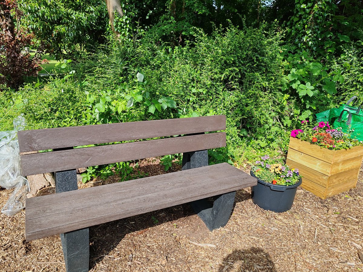 DPVC's tweet image. Thanks to @Keep_Wales_Tidy and Second Life Wales we have our third bench in our community garden @StPetersDinas it&apos;s looking amazing. Open to all. The  Rangers made bug boxes for the garden! @Girlguiding