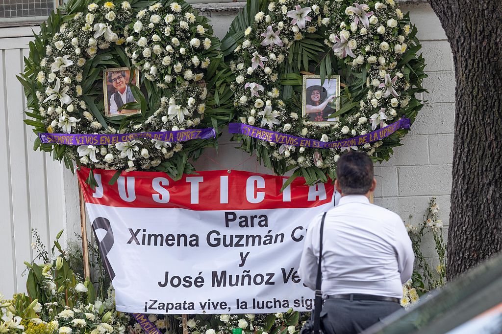 W Radio México (@wradiomexico) on Twitter photo #AsíLasCosasConLoret | <a href="/J_Fdz_Menendez/">Jorge Fernández Menéndez</a>, periodista y experto en seguridad nacional y temas de narcotráfico.
📌Asesinatos de alto impacto en Calzada de Tlalpan.
🎙️#AlAire con <a href="/CarlosLoret/">Carlos Loret de Mola</a>.
🎧 wradio.com.mx #AsíLasCosasConLoret | <a href="/J_Fdz_Menendez/">Jorge Fernández Menéndez</a>, periodista y experto en seguridad nacional y temas de narcotráfico.
📌Asesinatos de alto impacto en Calzada de Tlalpan.
🎙️#AlAire con <a href="/CarlosLoret/">Carlos Loret de Mola</a>.
🎧 wradio.com.mx