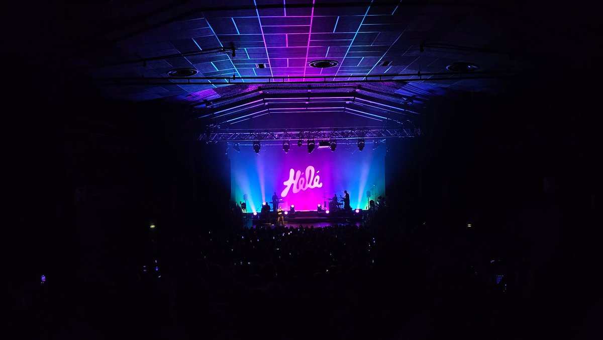 La tête dans les nuages 💕 #HelenaBailly #HeleTour #Lyon