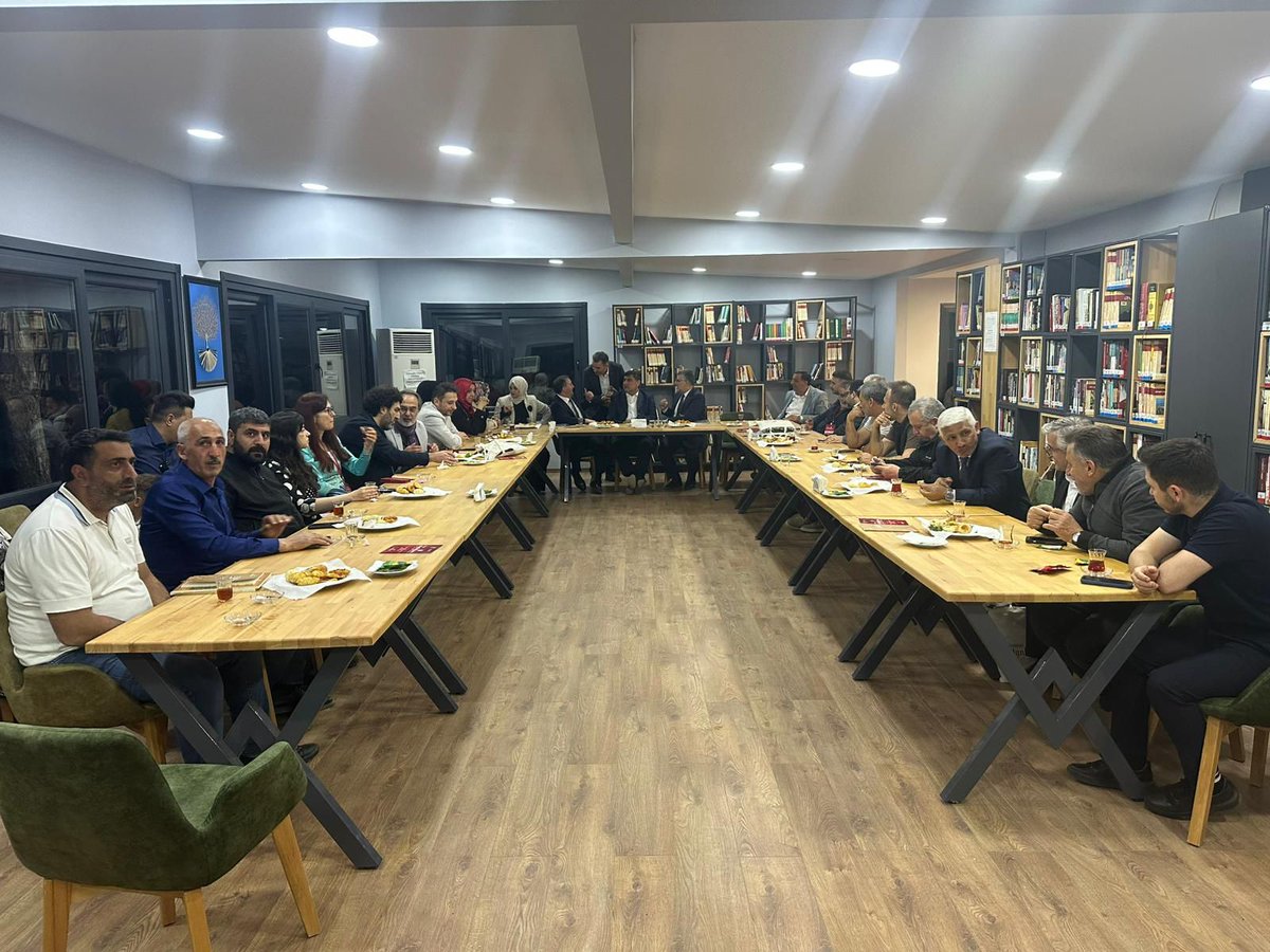 Aydos’un Sessizliğinde Şiirin Sesi

Sultanbeyli, şiirin evrensel sesine bir kez daha ev sahipliği yapıyor. 11. Uluslararası İstanbulensis Şiir Festivali, bu yıl anlamı daha da büyüyen bir mekânda, doğanın, tarihin ve kültürün kalbinde yer alan Aydos Kalesi’nde gerçekleşti. Kadim