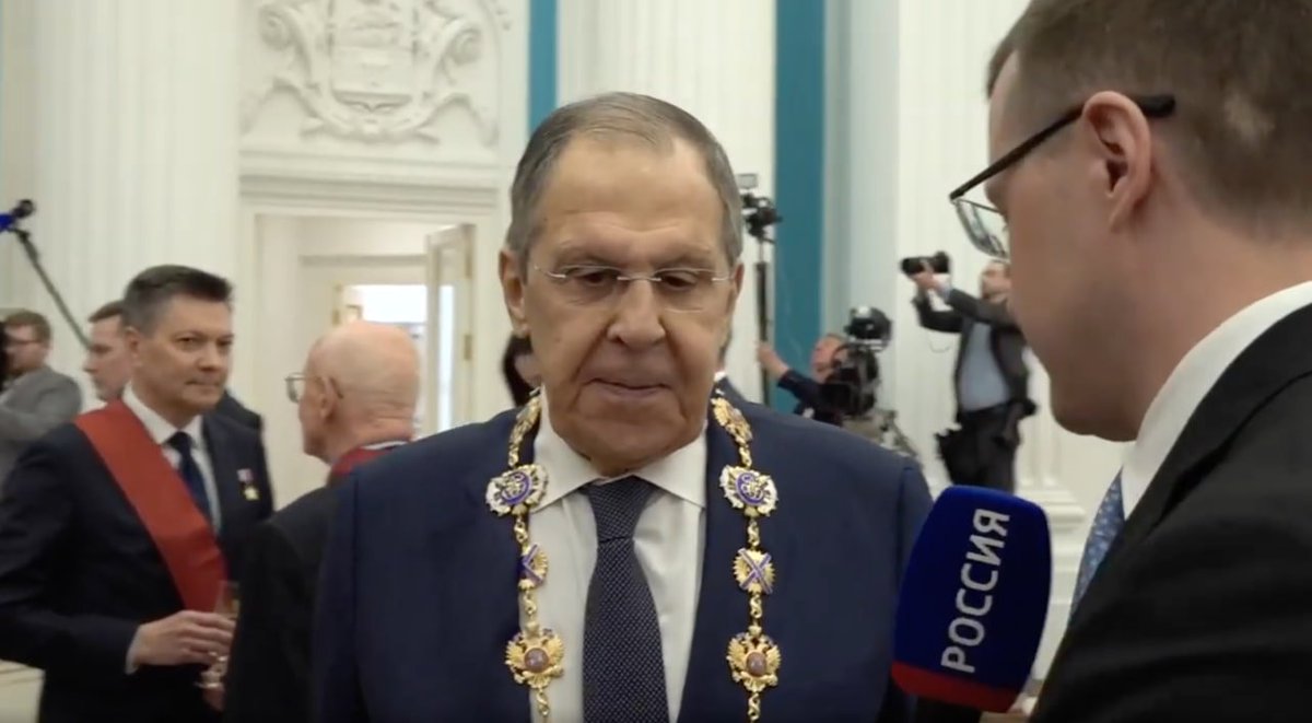 🎙 FM Sergey #Lavrov:

💬 I would say that we all take our cue from President Vladimir #Putin. His schedule is certainly the tightest.

But the way he copes with all these physical &amp; moral hurdles et al — that is smth we all ought to learn from.

t.me/MFARussia/25032