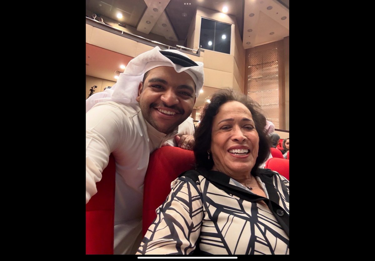 Shraykom's tweet photo. خالد المظفر ………… ابتسامه 
هو طاقه فنيه مليئه ومفعمه بالكوميديا وهو اليوم رغم صغر سنه اللا انه رقم صعب اليوم في الكوميديا واذا استمر خالد المظفر بهذا الإبداع الرائع حتما اننا امام تلميذ شاطر من مدرسه العم عبدالحسين عبدالرضا 
الله يوفقه 🦓✍️ https://t.co/fbTplBSzID