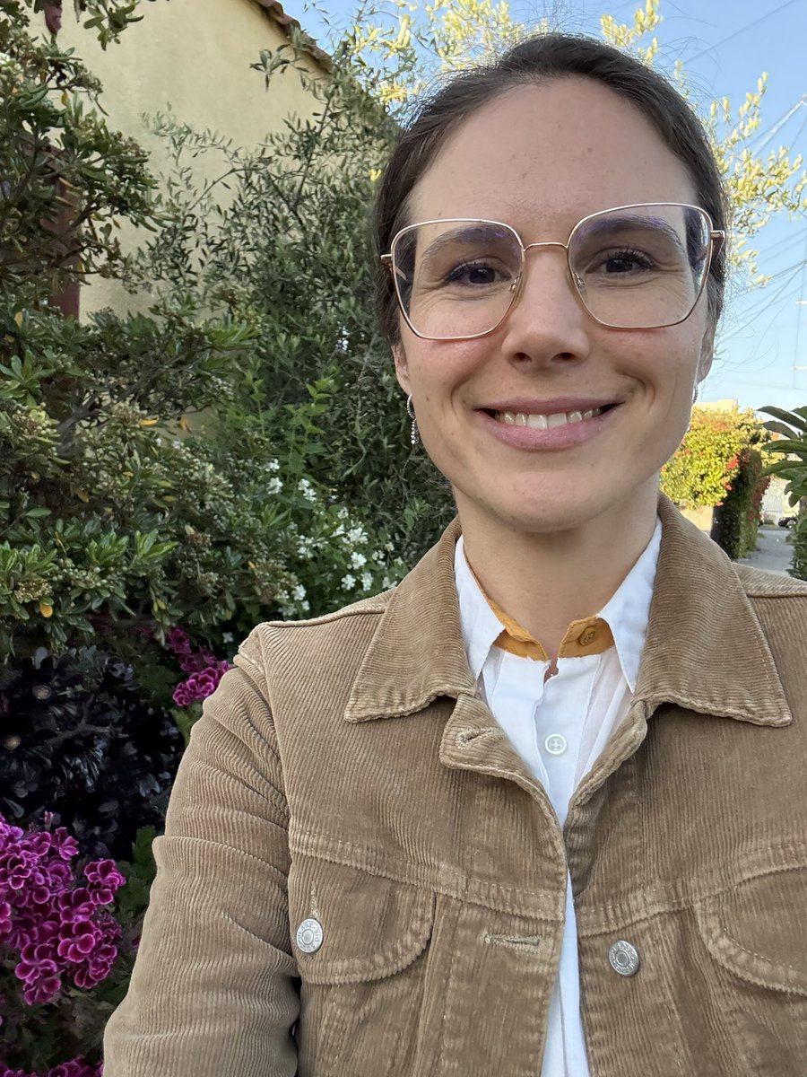 Had a lovely evening talking with Berkeley High seniors, who lead the school newspaper, as well as their teachers and parents. They asked great and difficult questions. We’re all quite new to AI after all!