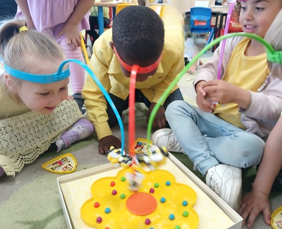 HMSGrimsbyfs2's tweet image. We enjoyed &apos;Bee Day&apos; in Early Years this week! 
We all dressed in yellow, made bees, created posters that asked people to protect bees, and we also played bee games. 
What a buzzy day we had!🐝
@DeltaStrand @HMSGrimsbyfs2 @ClareHa51528544 #EYFSFun
@DeltaTrust_Org #BeeDay🐝