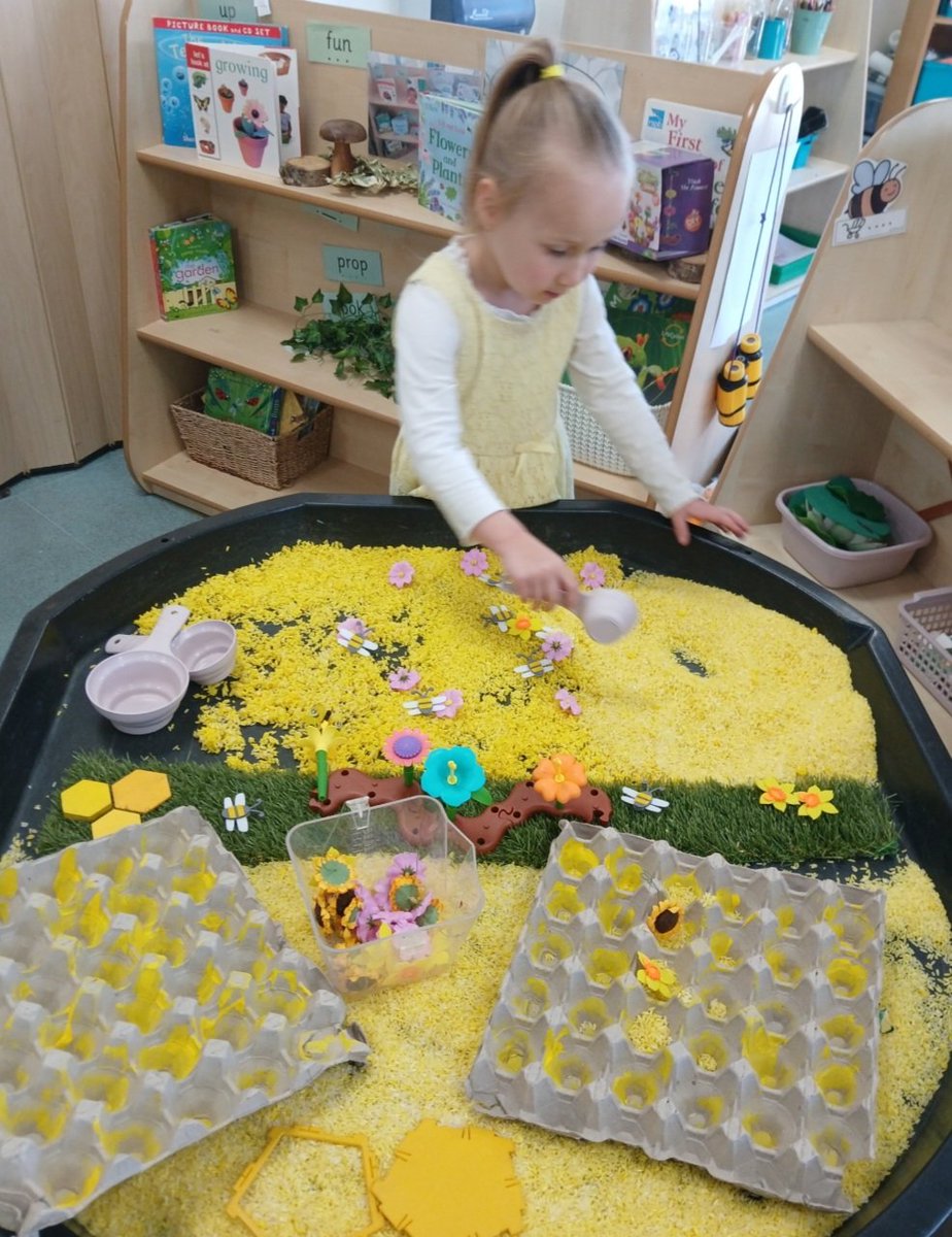 HMSGrimsbyfs2's tweet image. We enjoyed &apos;Bee Day&apos; in Early Years this week! 
We all dressed in yellow, made bees, created posters that asked people to protect bees, and we also played bee games. 
What a buzzy day we had!🐝
@DeltaStrand @HMSGrimsbyfs2 @ClareHa51528544 #EYFSFun
@DeltaTrust_Org #BeeDay🐝