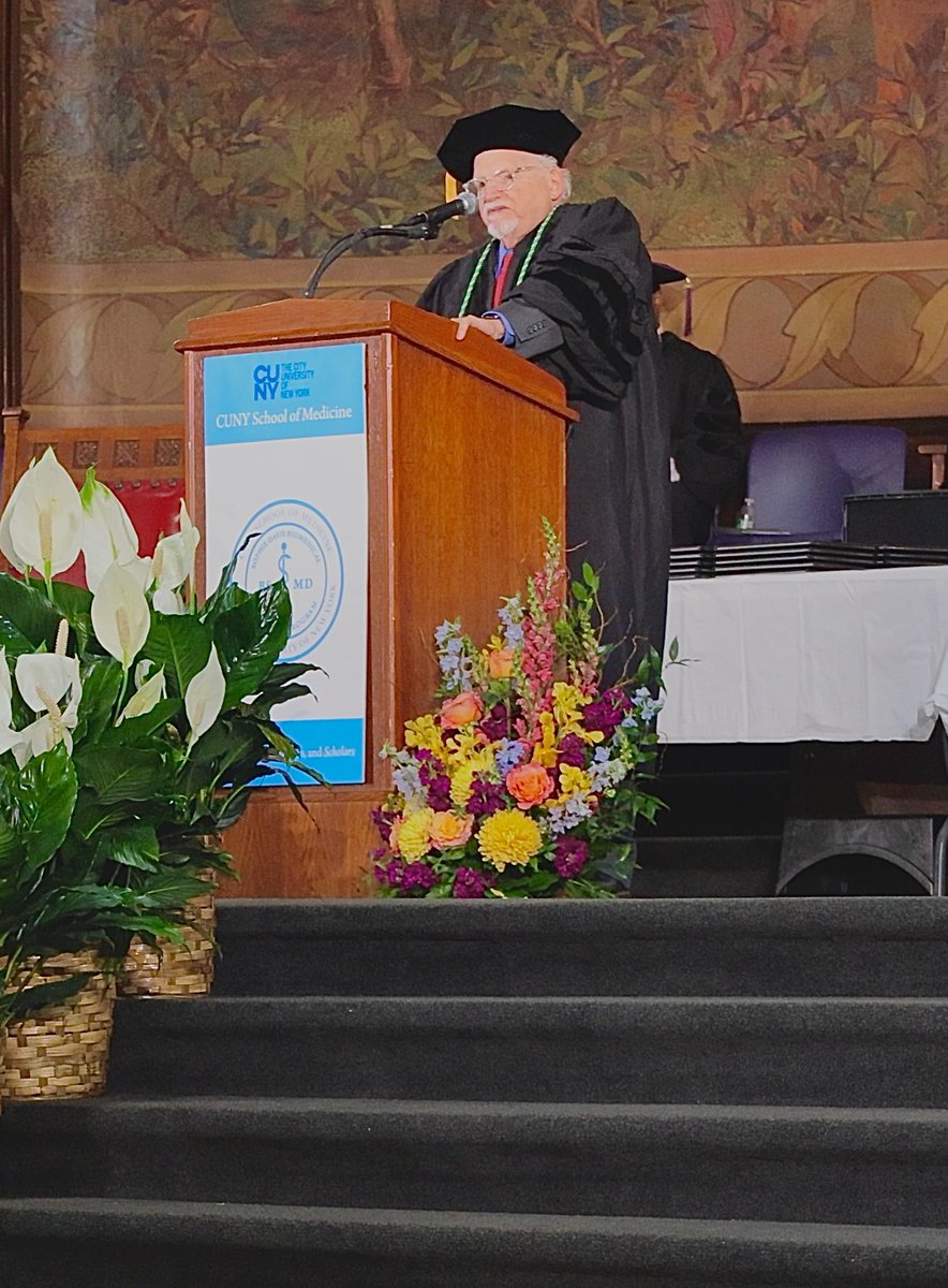 CUNYMed's tweet image. The CUNY School of Medicine healers, leaders, and scholars celebrates our MD Class of 2025 Commencement Ceremony. They will fulfill their mission to become doctors and guardians of community health. By eliminating barriers to medical education, we deliver healthcare for all.