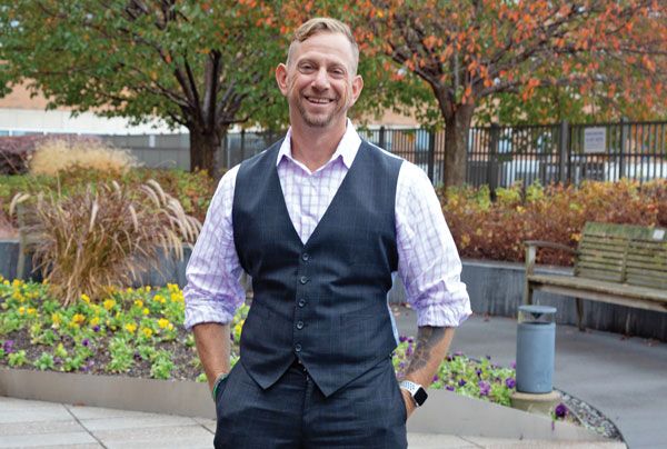 “I started to look at life through a different lens. I was taking lessons and gifts from cancer that I would never give back." – <a href="/FinishLine_Matt/">Matt Newman, AIF®</a> 

This brain cancer survivor shares what he took from cancer.

copingmag.com/brain-cancer-s… 

#BrainTumorAwarenessMonth #BrainCancer