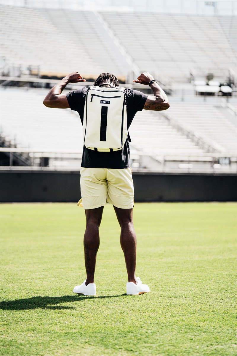 𝕃𝔼𝔾11𝔼ℕ𝔻 (@jacurri_brown11) on Twitter photo Built on Georgia heat and NoBull energy.☀️💪 Built on Georgia heat and NoBull energy.☀️💪