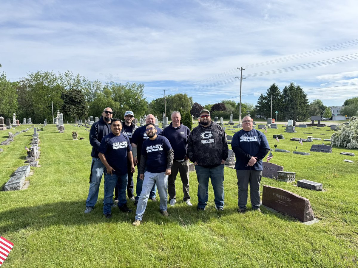565Local's tweet image. Thank You to All Who Participated in This Year’s Flag Placement!

We want to extend our heartfelt gratitude to Legion Post 59 and VFW 328 &amp;amp; 388 for graciously allowing us to give back and serve our community. @smartunionworks