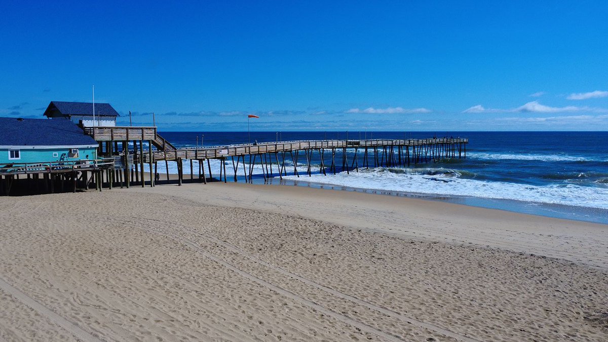outerbanks's tweet image. Today's views from Avalon Pier | Kill Devil Hills | Outer Banks 
🌊  The lifeguard stands are making their way back to the beach so you know the summer season is right around the corner. 
#obx #outerbanks #nc