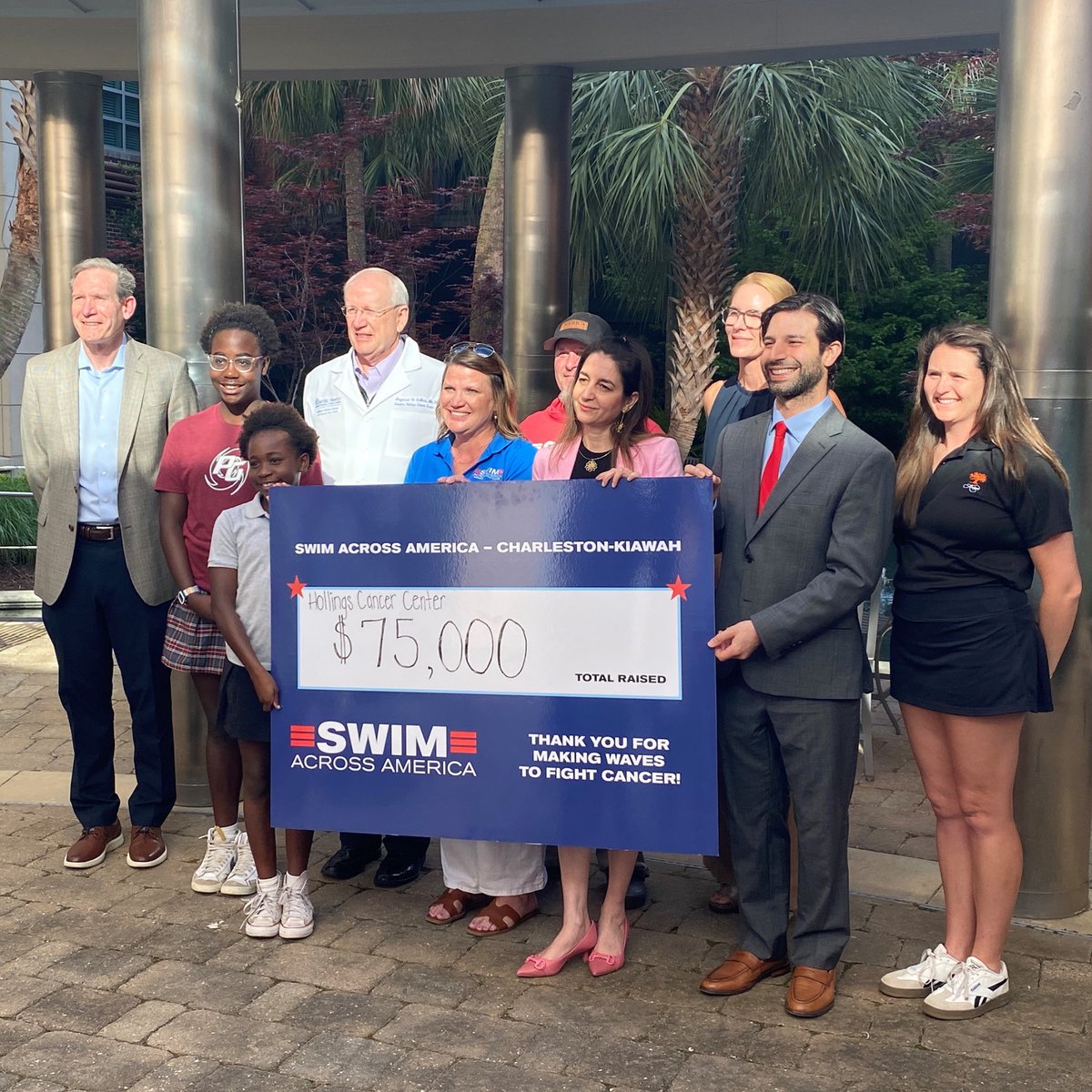 enhancerleo's tweet image. A huge thank you to Swim Across America for supporting our lab’s research on developing engineered immune cell therapies for cancer! Next swim in beautiful Kiawah on June 7. Register or donate now! Link below:
swimacrossamerica.org/site/TR/OpenWa…
#immunologymatters #makingwavestofightcancer