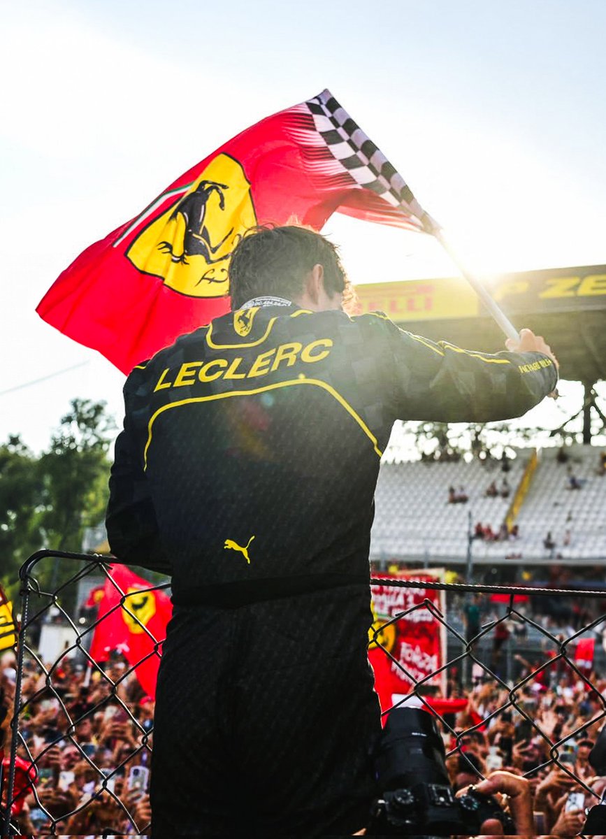 elmejordelresto's tweet photo. Leclerc para L'equipe:

"Irme de Ferrari? No, definitivamente no. Creo en el proyecto. Son tiempos complicados pero cuando miro a este equipo, no pienso en dejarlo. Yo quiero ganar con Ferrari y me voy a quedar el tiempo que sea necesario."

Si buscas la palabra lealtad en el diccionario te sale una foto de Charles...

#F1 #MonacoGP 🇲🇨