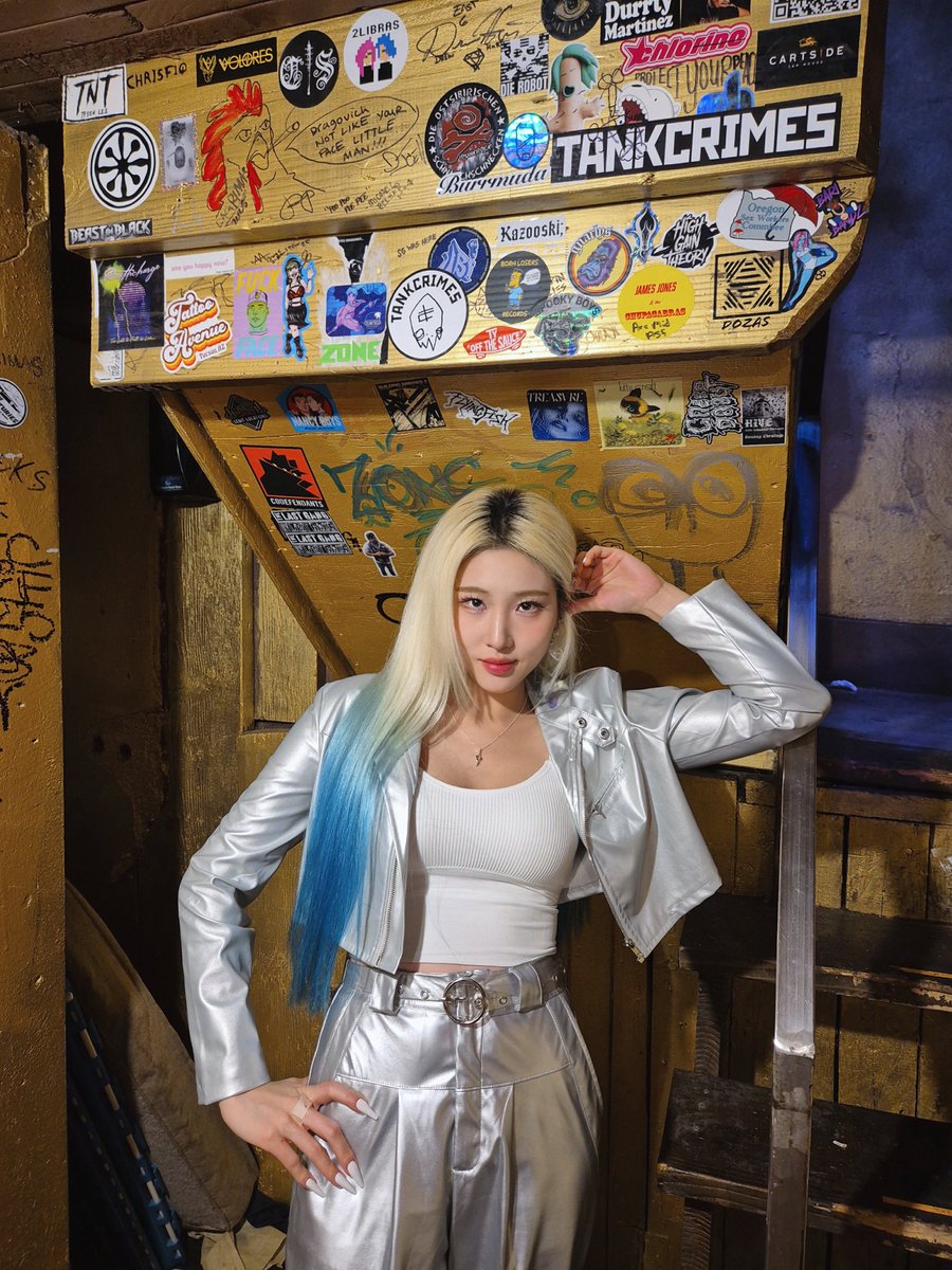 Thank you, USA, Portland🇺🇸🩶
2025. 05. 21 (Wed)
Star Theater

#롤링쿼츠 #RollingQuartz #다이아뎀 #Diadem #미국투어 #USACanadaTour2025 #북아메리카 #NorthAmerica #미국 #UnitedStatesofAmerica #USA #포틀랜드 #Portland #최현정 #ChoiHyunJung #Guitarist