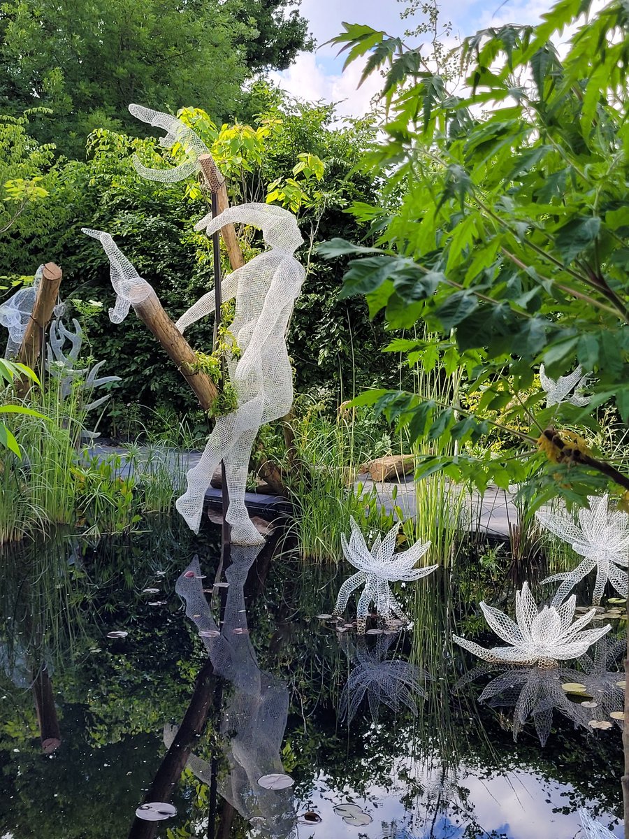 BrigitteUhrmann's tweet image. My absolute favorite in #Chaumont is Jardin des Songes, Garden of Dreams by Thierry Huau. It is full of winged nymphs, trolls, hybrid beings, half animal, half human. Mist over the pond, a waterfall and mystic sounds create a haunted atmosphere.