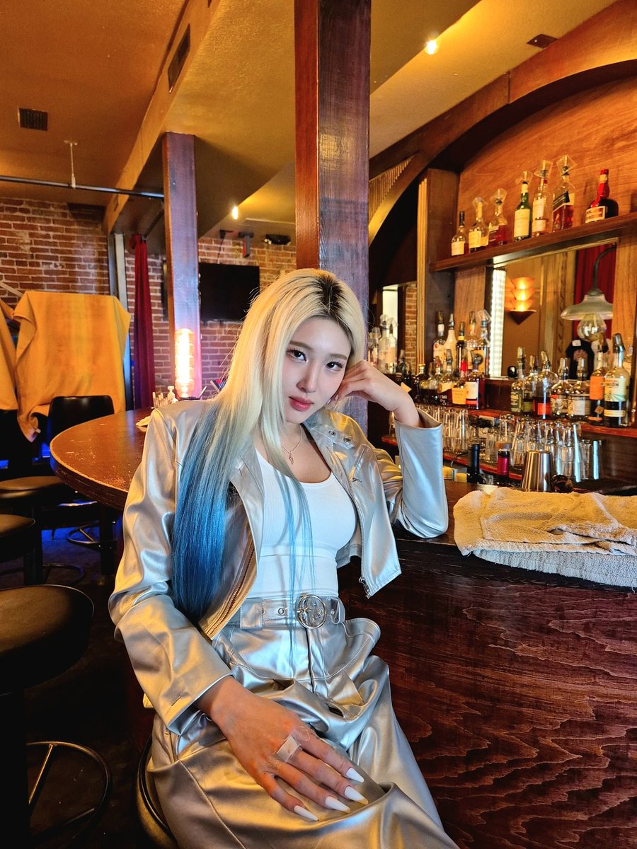 Thank you, USA, Portland🇺🇸🩶
2025. 05. 21 (Wed)
Star Theater

#롤링쿼츠 #RollingQuartz #다이아뎀 #Diadem #미국투어 #USACanadaTour2025 #북아메리카 #NorthAmerica #미국 #UnitedStatesofAmerica #USA #포틀랜드 #Portland #최현정 #ChoiHyunJung #Guitarist