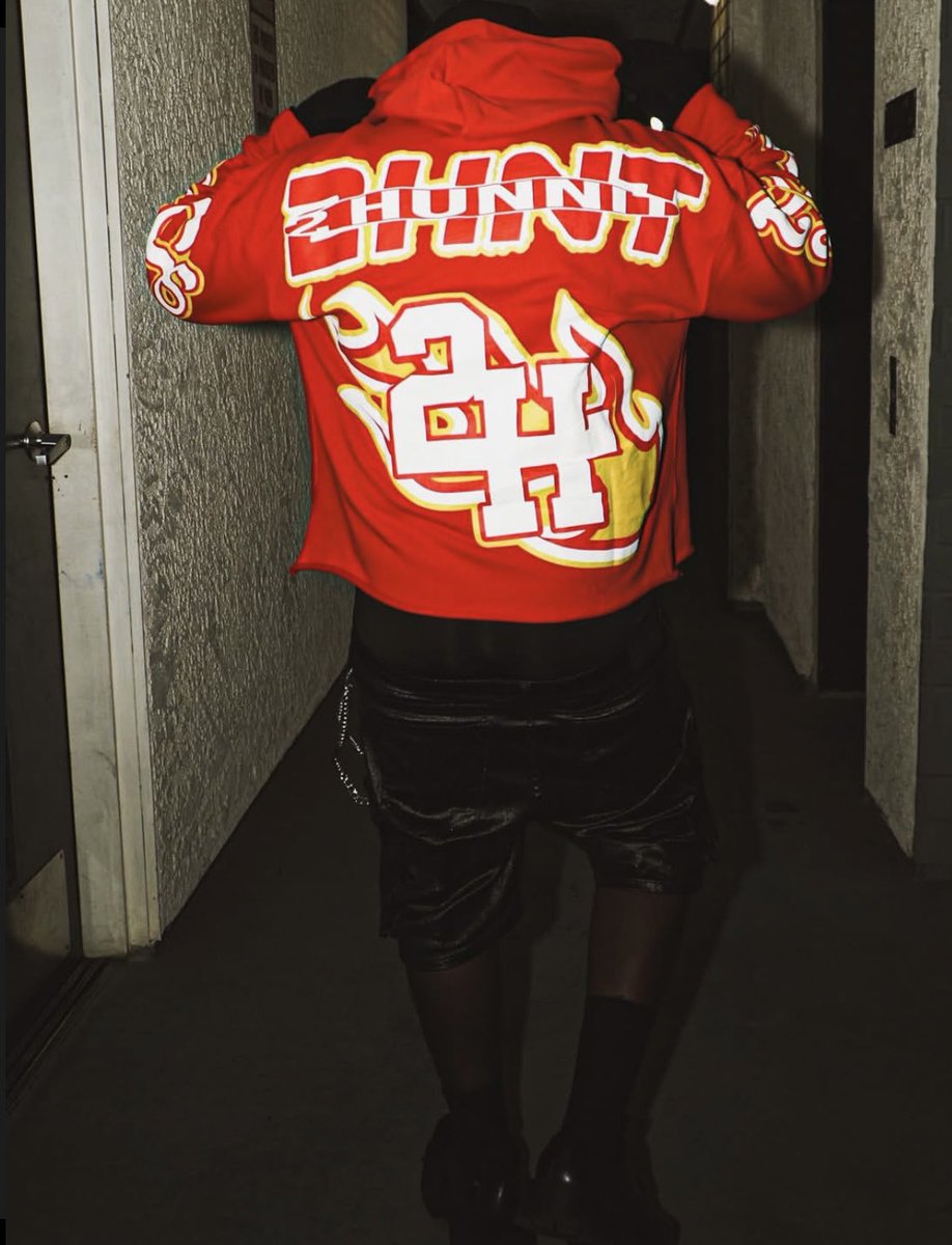 2 H U N N I T tweet media