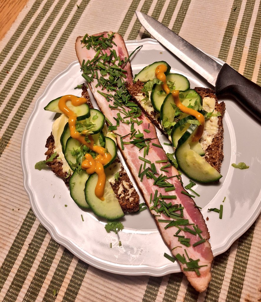 Olipas upea lähes vegaaninen iltapala!

Hyvää yötä!