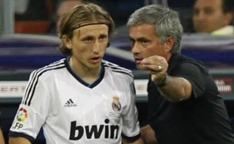 🇵🇹🎙️ Jose Mourinho 2012 | "Lo único que les pido a los madridistas es que le den tiempo y paciencia a Luka Modric". #Modric #JoseMourinho #RealMadrid

"Es tan bueno que el Santiago Bernabéu se enamorará de su clase"

     CUANTA RAZÓN TENÍAS JOSÉ