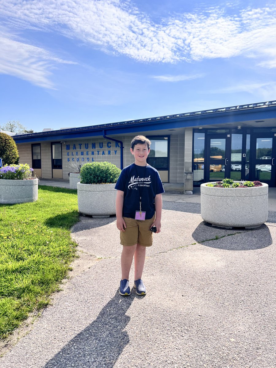korxchain's tweet photo. Principal for the Day! His first order of business was implementing extra recess. 🛝☀️ https://t.co/5SnjcLrwl2