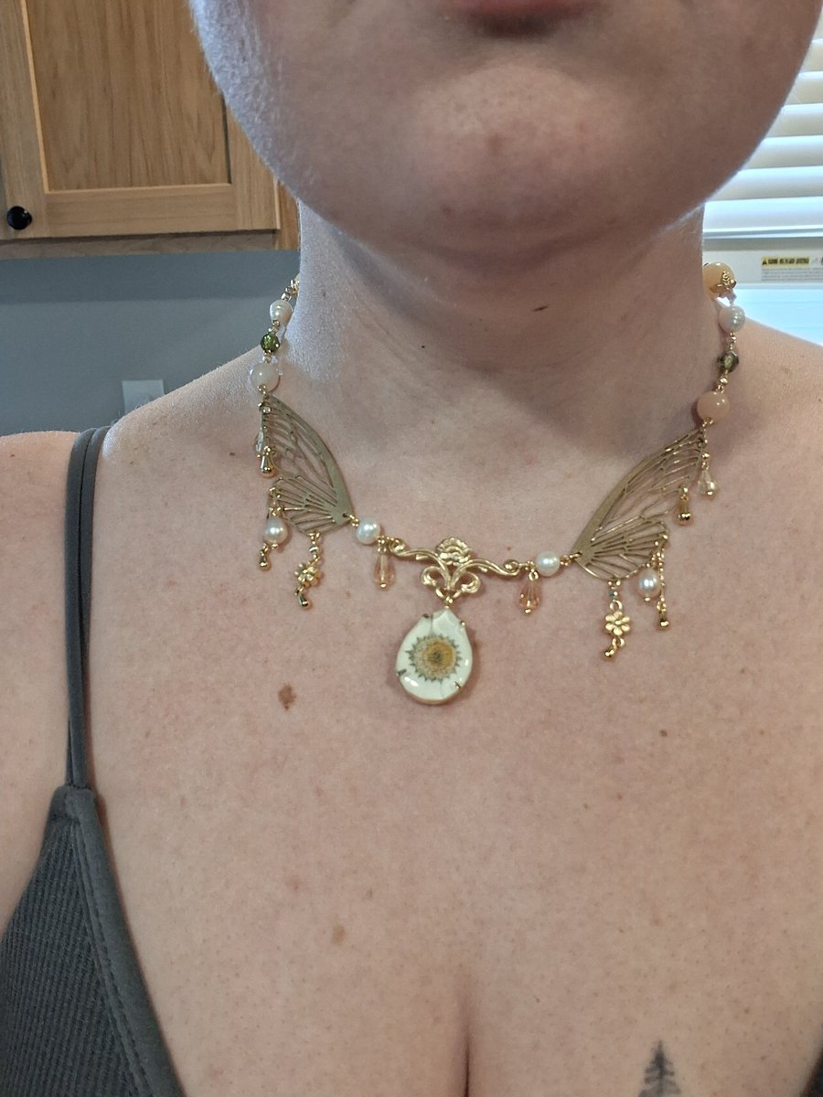 lil_miss_loo96's tweet photo. @buggirl she's here!! Can't wait to wear her to the ren faire this year! https://t.co/3msf646TLr