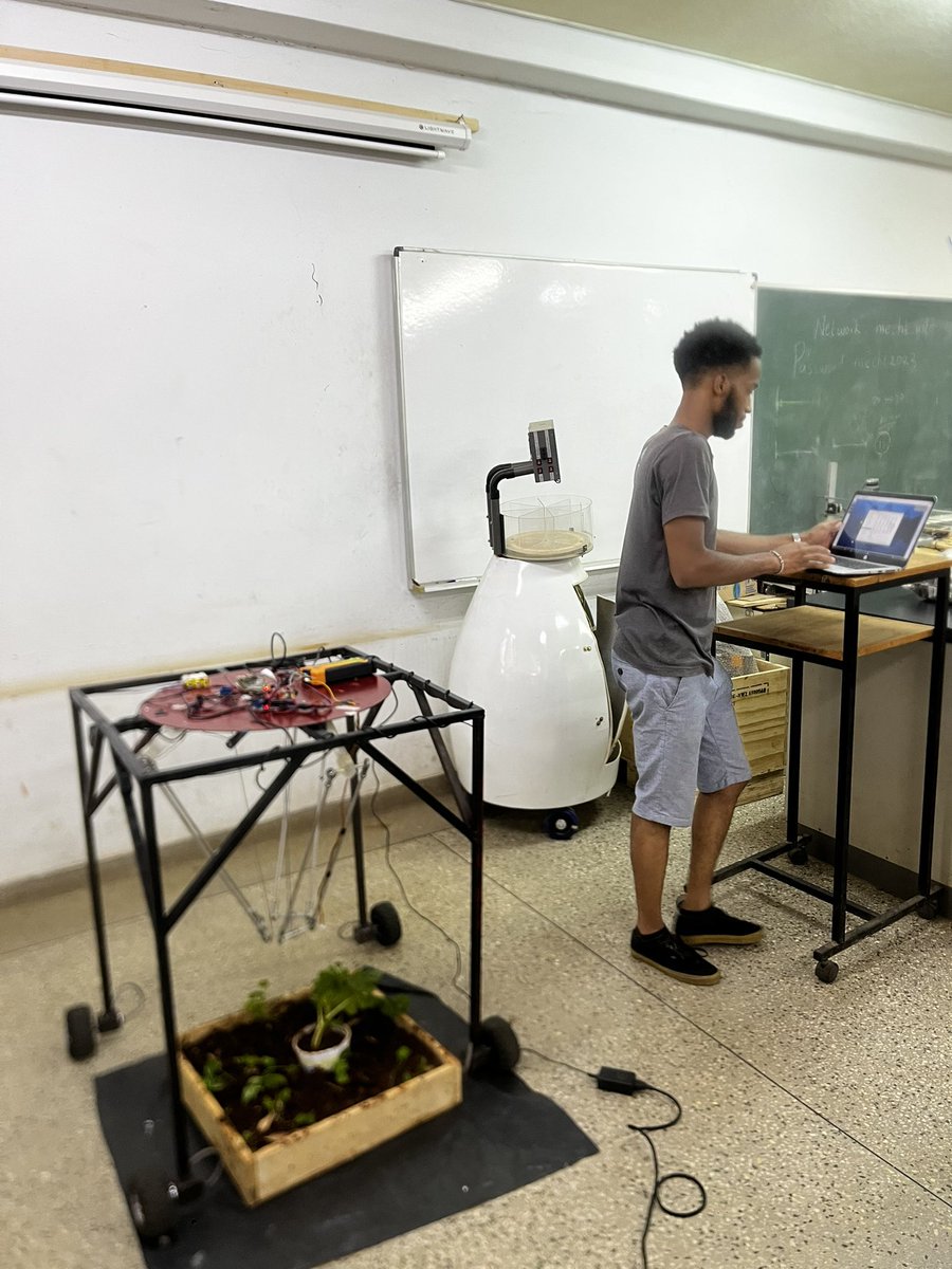 Samuel__Waweru's tweet photo. Built a Delta Laser Weeding Robot  in fulfillment of my BSc. Mechatronic Engineering degree, JKUAT. 
5.2 karibu inimalize 🥵 https://t.co/EX19yi5i33