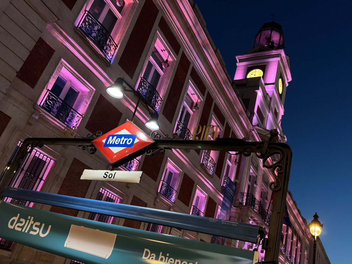 ComunidadMadrid's tweet photo. 👉 La Comunidad de Madrid ilumina de rosa coral la fachada de la Real Casa de Correos por el primer Día Mundial de la Esofagitis Eosinofílica.

#DíaMundialEoE #EoEDay 

+Info: https://t.co/jG27lxeJz3 https://t.co/31lk1ke1QM