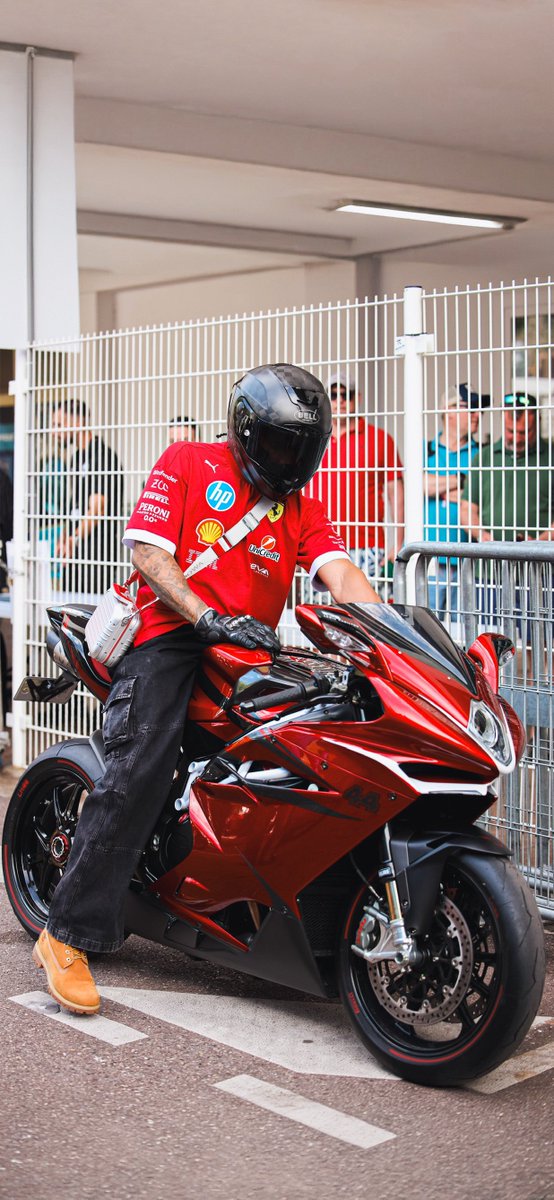 F1Wallpapers4K's tweet image. 🏍️ Lewis Hamilton | Phone Wallpapers 📱 

@LewisHamilton | #MonacoGP 🇲🇨