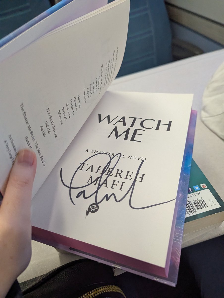 I met Tahereh Mafi and got my #ShatterMe series signed!! 🥰🥰