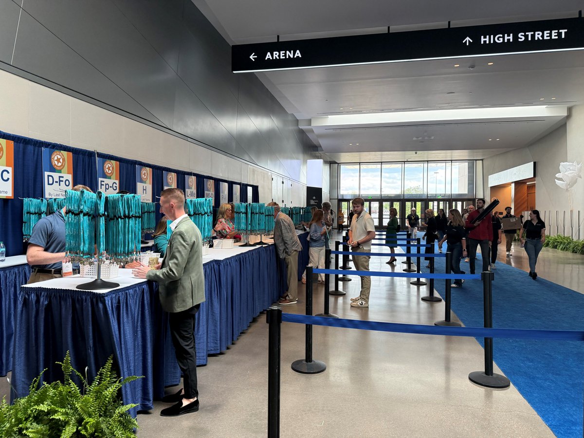 We're getting ready to kick things off—great to see everyone connecting and networking before the ceremony. Don’t forget to snap a photo and share it using #BestPlacesKy!