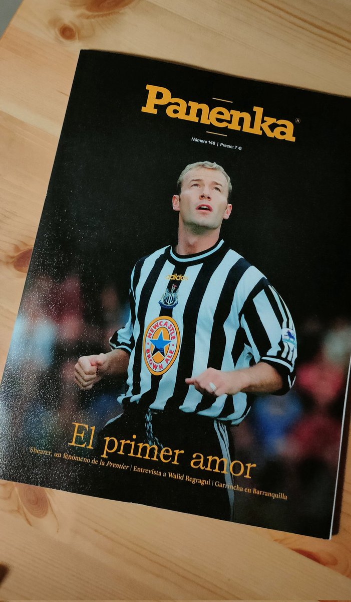 Uno escribe un libro llamado Cuentan las crónicas, de marcado acento literario, con la secreta esperanza de terminar apareciendo en @revistapanenka ⚽✍️
Una revista esencial que conecta fútbol y literatura, rompiendo el estigma de que el fútbol no es literaturizable. Muy feliz 💜